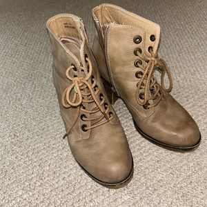 ✨Moving Sale✨ Tan Suede Heeled Boots
